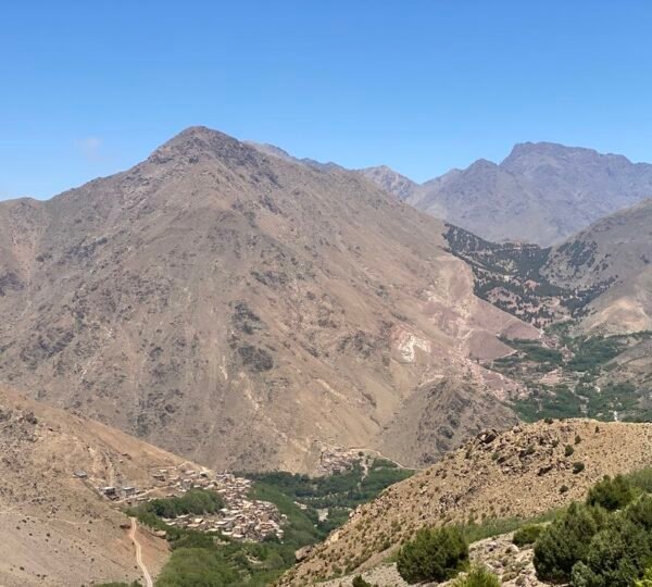 Walking through Tizi mazik – Berber Villages Trek 6 Days